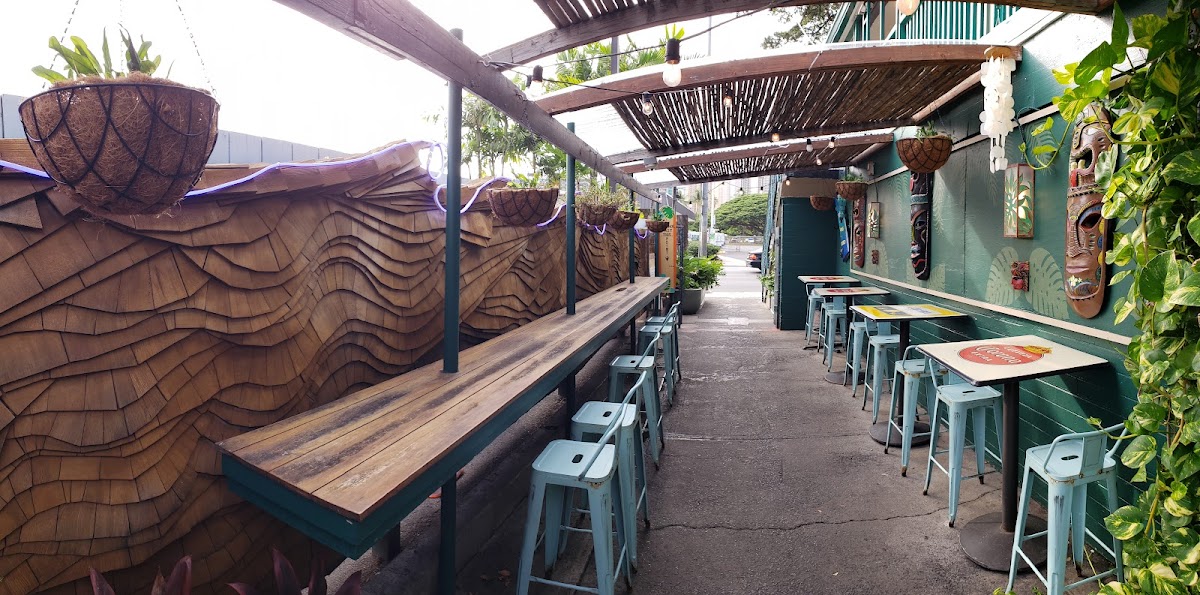Arnold's Beach Bar & Grill-1